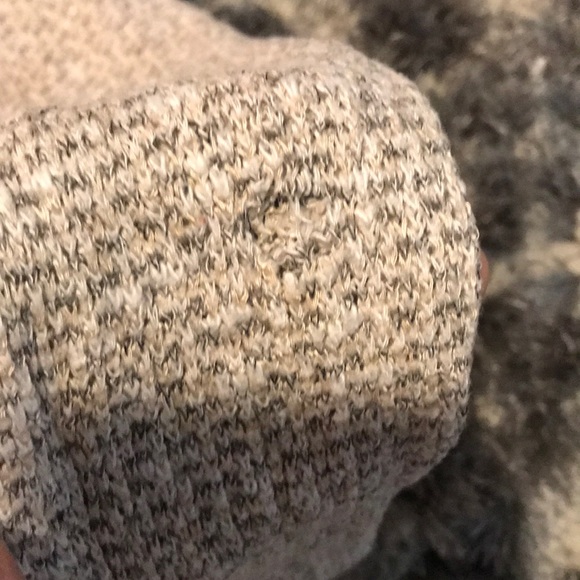 Cream/Gray Knit Top Sweater from American Eagle! - Picture 3 of 3